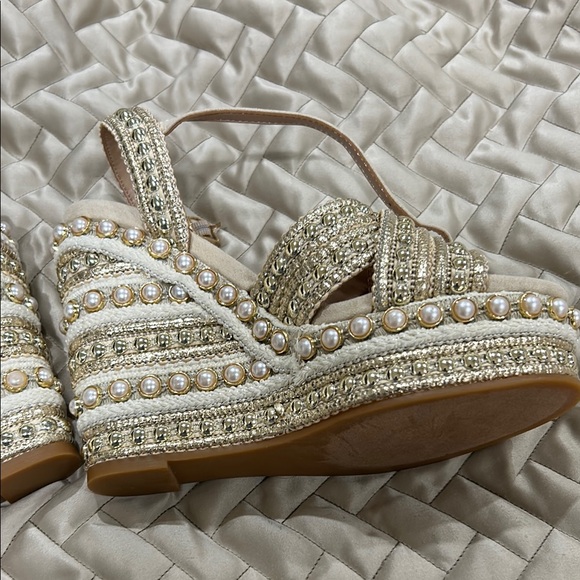 Elegant Cream Wedge Sandals - Picture 6 of 15